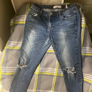 GUESS Distressed Skinny Jeans